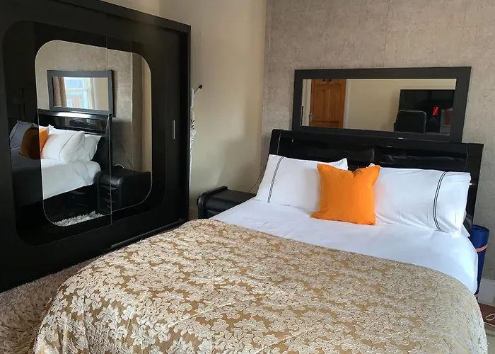 Superbly Furnished Apartment In Central London