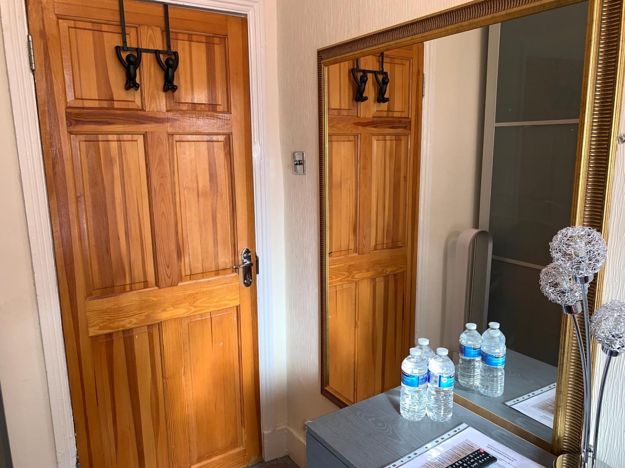 Superbly Furnished In * Лондон