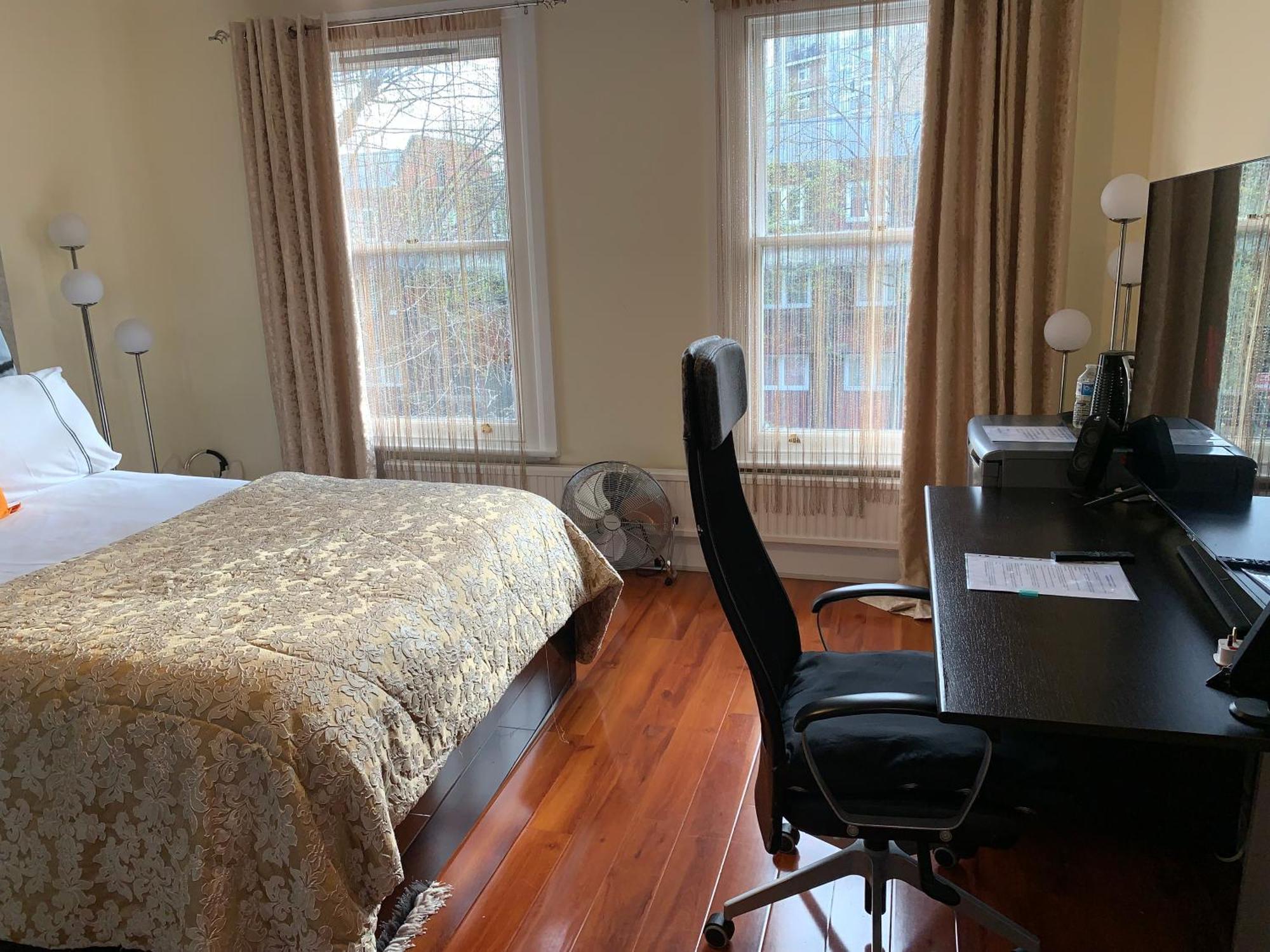 Проживание в семье Superbly Furnished In *